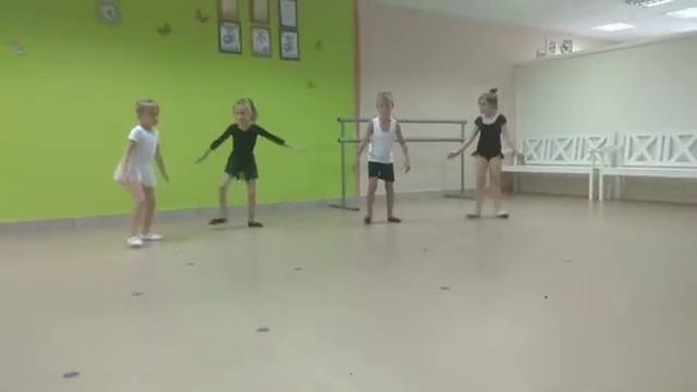 Танец "Цыплята" смотреть онлайн