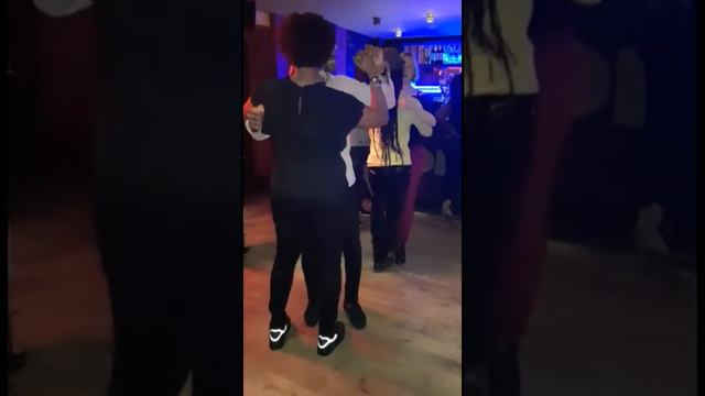 Rashida dancing kizomba/taraxhina with the wonderful Sa'id da Kizomberio смотреть онлайн