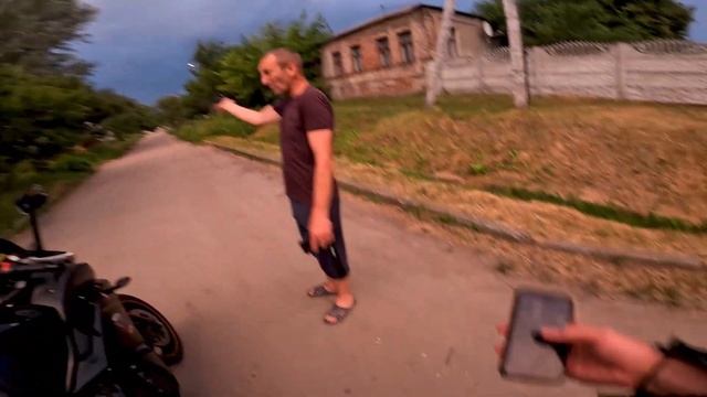 МотоБудни №23 Пьяный прохожий пристал к Мотоциклисту | Неадекватный водитель автомобиля смотреть онлайн