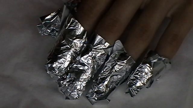 Снимаем гель лак (шилак) спустя две недели / Remove the gel lacquer two weeks later смотреть онлайн