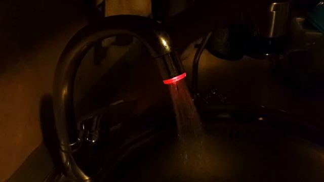 Проверено временем, светящаяся насадка на кран с сайта Buyincoins