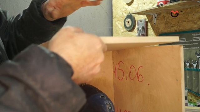 Распиловочный станок из лобзика проще некуда. Инструкция по изготовлению смотреть онлайн