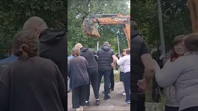 Точечная застройка в центре села Новая Усмань Воронежской области. В центре жилого микрорайона. смотреть онлайн