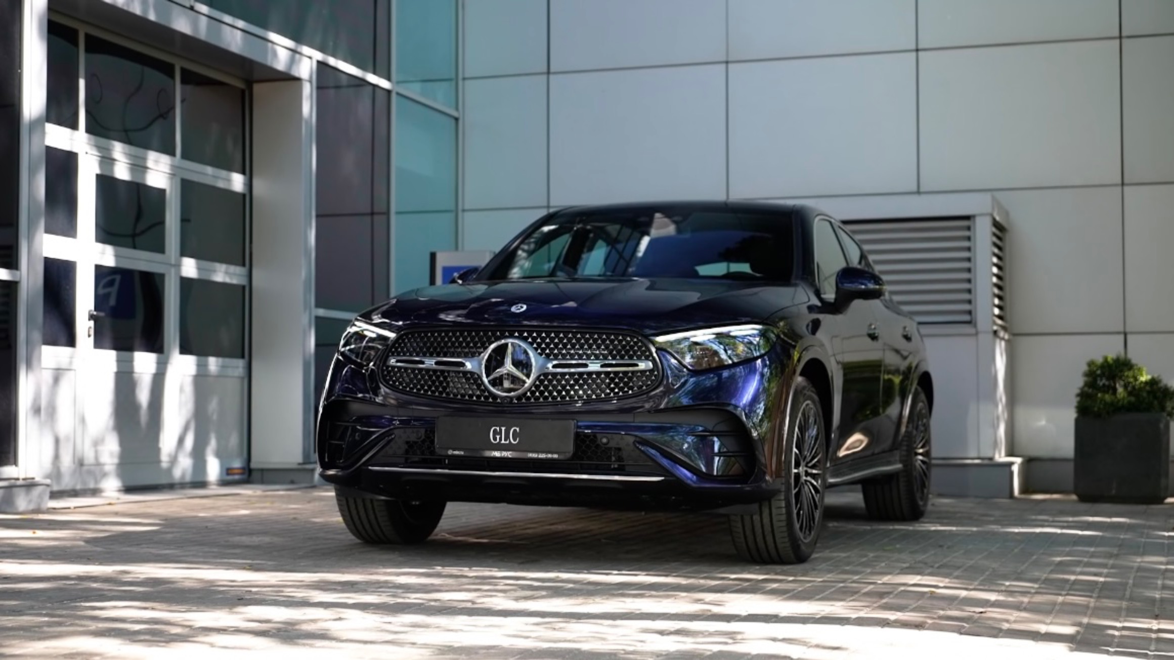 Mercedes-Benz GLC Coupe 300 2.0 AT 2024 в наличии в МБ РУС! смотреть онлайн