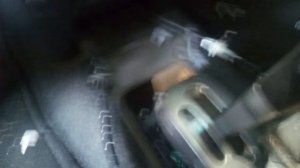 Снятие тросика АКПП Nissan Note E11 Ниссан Ноут