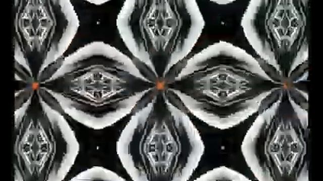 QM3 X MARI KIM, Art Collaboration смотреть онлайн