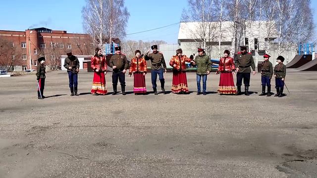 Хор "Раздолье" и ансамбль и "Станица" исполняют песню "Матушка Россия" смотреть онлайн