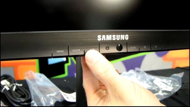 Samsung SyncMaster 27IN 2560x1440 LED PLS LCD Monitor Unboxing & First Look Linus Tech Tips смотреть онлайн
