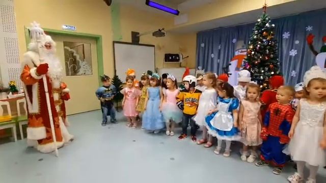 Песни Нового года. Детский сад "Улыбка". смотреть онлайн