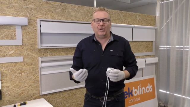 How to replace a broken chain on your Roller Blind смотреть онлайн