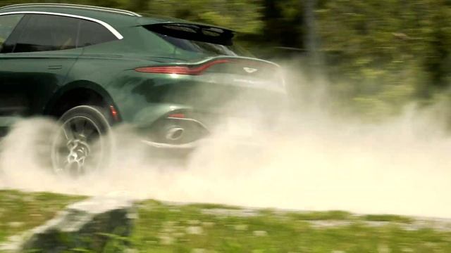 2021 Aston Martin DBX | Failing to Meet Expectations смотреть онлайн