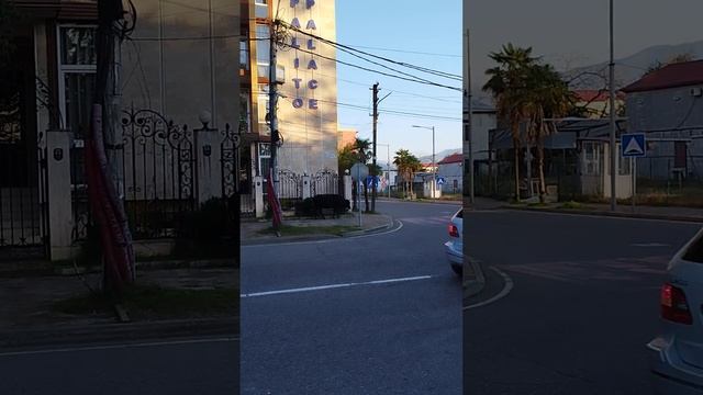 Прогулка чёрной коровы по городу смотреть онлайн