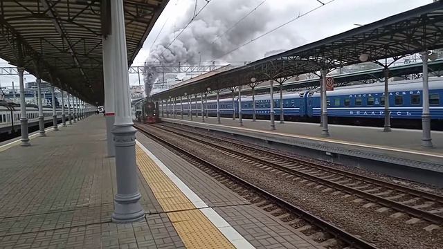 Паровозы "П36-0120" и "П36-0027" отправляются с Белорусского Вокзала. смотреть онлайн