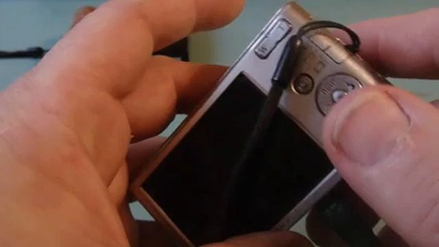 Как зарядить аккумулятор в цифровых фотоаппаратов SONY W830 и CANON IXUS 190 смотреть онлайн