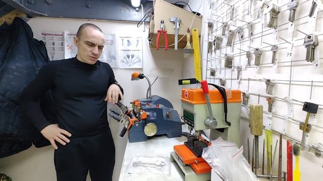 Сколько нужно денег на открытие мастерской? Свое дело в небольшом городе! #движпариж #своимируками смотреть онлайн