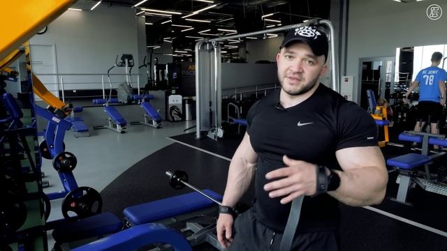 Тренировка мышц спины. Артур Шарафисламов. смотреть онлайн