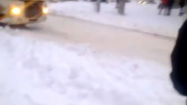 Троллейбус вытаскивает фуру 25.03.2013 смотреть онлайн