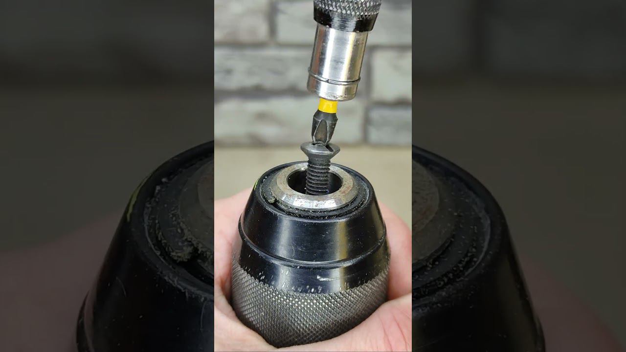 Обязательно запомни эту хитрость! Как можно легко снять патрон с шуруповерта? #shorts смотреть онлайн