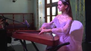 Арис-Чайковский "Колыбельная" для гуслей соло. 
Исполняет автор✨