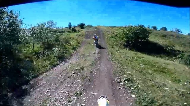 Avantis 250 Enduro на кроссовой трассе