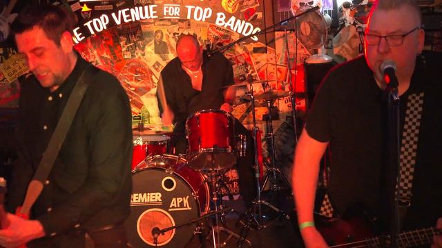 The Reverends - Give it up Son - Barking Mad Festival 2020 смотреть онлайн