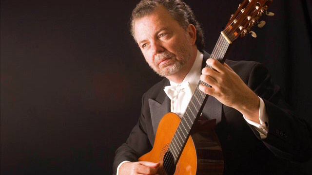 Manuel Barrueco: De Visée Ouverture de "la Grotte de Versailles" (Lully) смотреть онлайн