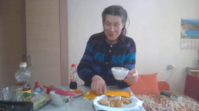 Лук и горбуша в кляре, тоже пойдет для закуски смотреть онлайн