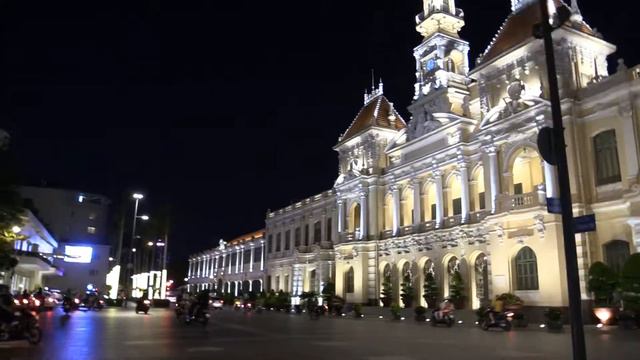ХОШИМИН ВЕЧЕРОМ. ЗДАНИЕ МЭРИИ (Ho Chi Minh City, Viet Nam) смотреть онлайн