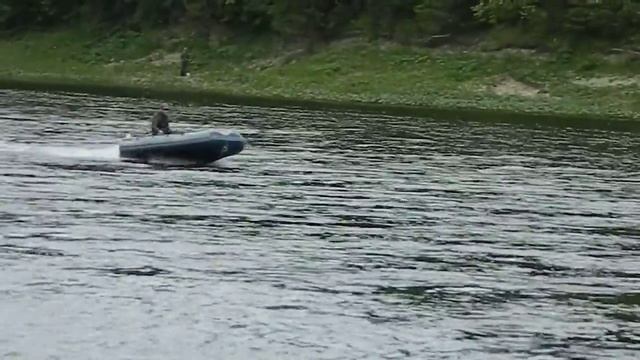 лодка ПВХ Нднд Флагман 380. Мотор Mercury 15M . река Уфа