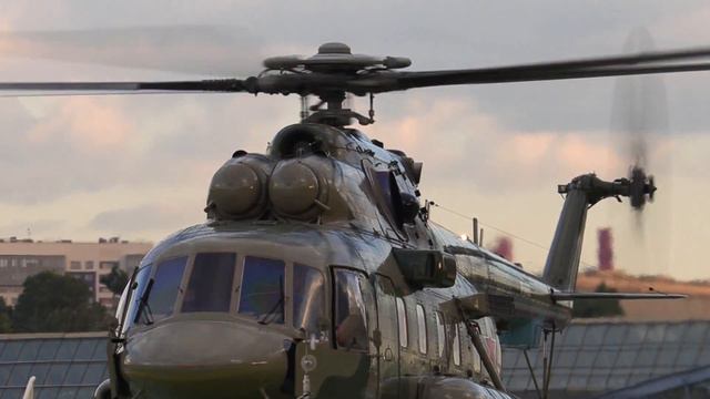 Вечерний прилет вертолета  Ми-8АМТШ-1  на Фрунзенскую набережную / Армия России / Вертолеты России