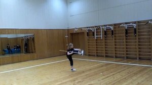 Ушу. Дорожка с шестом.. Старшая детская группа. Аня -10 лет. Черный пояс. первый дан.