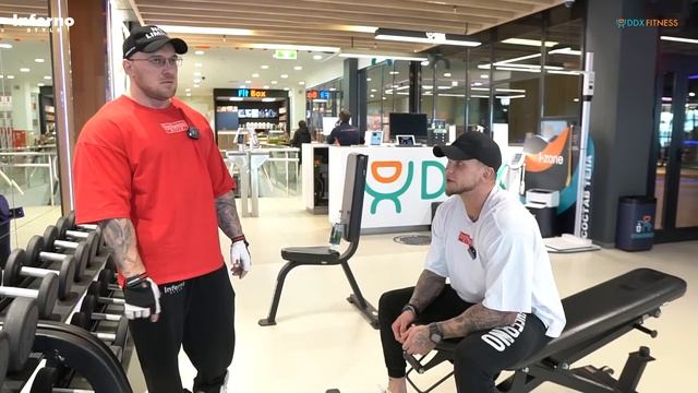 Илья Голубочкин показал форму. Тренировка груди. смотреть онлайн