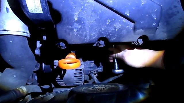 Как поменять свечи накала на Wolksvagen Transporter Т5 1.9 TDI смотреть онлайн