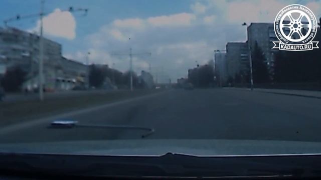 Неадекваты на Мерседесе. Московский пр-т. Калининград. Апрель 2016 года. смотреть онлайн