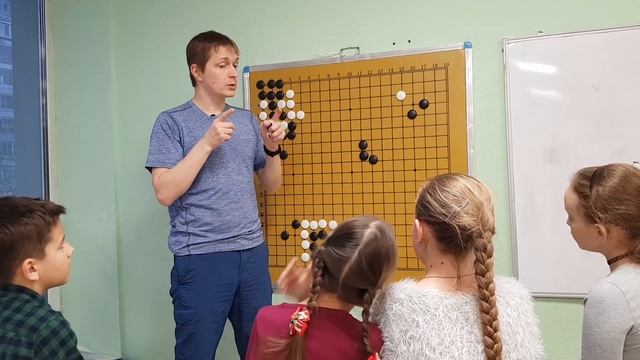 "Чтобы что-то получить, надо что-то отдать". Уроки Го Алексея Кожункова смотреть онлайн
