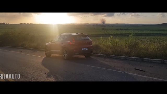 Volvo XC40 Plug-In Hybrid смотреть онлайн