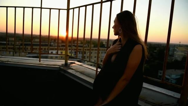 Roof... смотреть онлайн