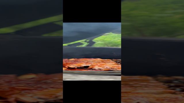 Ребра в соусе  ВВQ и соусом Манго.