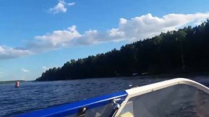 Как обойти буй на катере на огромной скорости