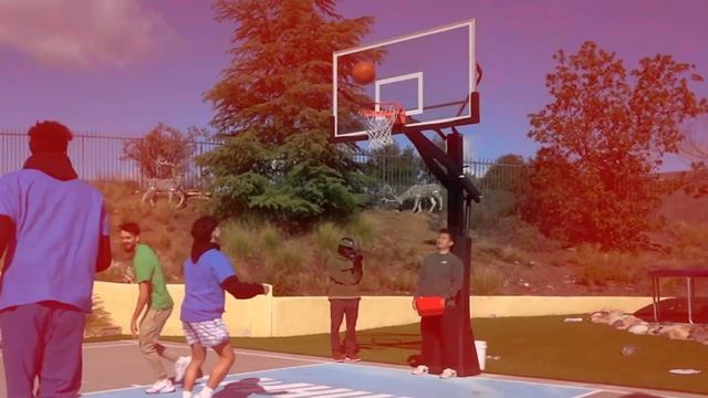 Last Basketball Court to Sink, Wins $1000! смотреть онлайн