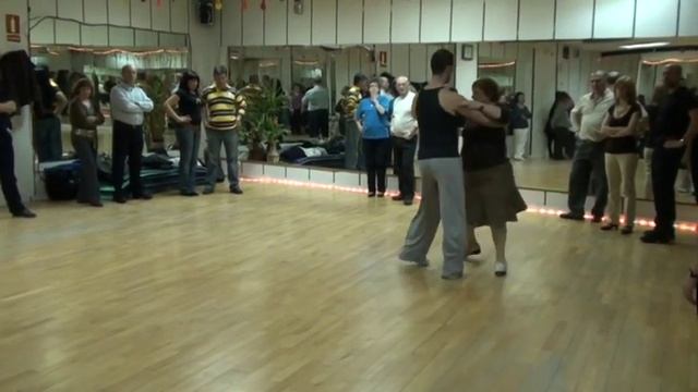 FIGURA DE PASODOBLE PASO DEL RIO Y GIRO A IZQUIERDAS смотреть онлайн