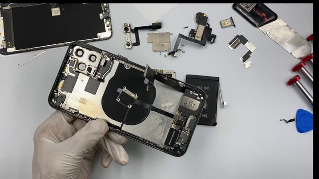 iPhone 11 Pro Max Restoration... смотреть онлайн