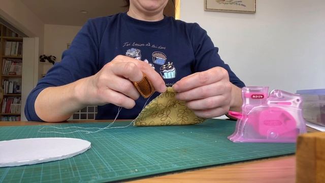 16.Игольница "The Black Cherry Tart" от Plum Street Samplers смотреть онлайн