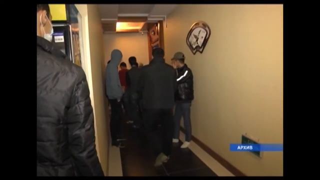 ПОЛИЦИЯ В НОЧНОЕ ВРЕМЯ ЧЕТЫРЕХ ПОДРОСТКОВ ЗАСТАЛА В КОМПЬЮТЕРНОМ КЛУБЕ смотреть онлайн