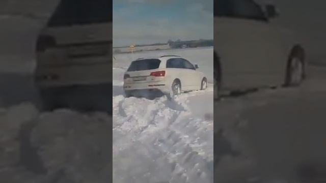 Обочечник на Q7 и обычная нива смотреть онлайн