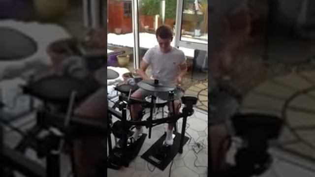 Sway- level up (drum remix) смотреть онлайн