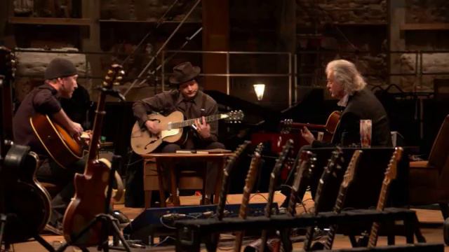 Jimmy Page, The Edge, Jack White - The Weight (It might get loud) смотреть онлайн