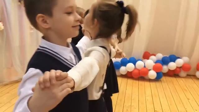 Танец "Французский вальс" смотреть онлайн