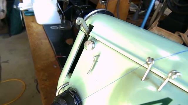 Threading a Messerschmitt CL 54 ZZ ( Automatic Sewing Machine) смотреть онлайн