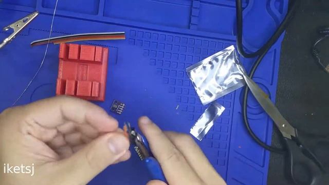 Hand Gestures on Android Media Players using Arduino смотреть онлайн